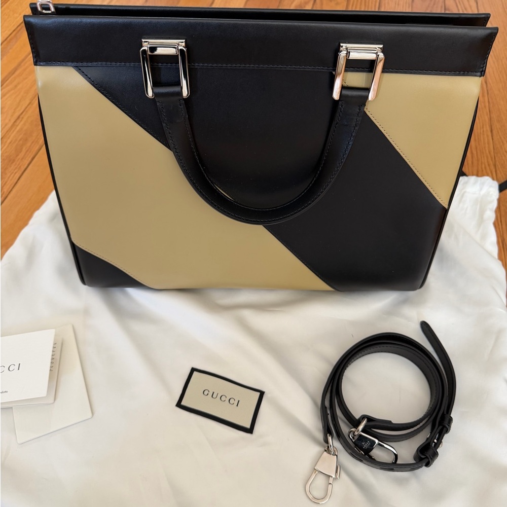 Gucci Black & Cream Large Zumi Leather Top-Handle Hand Bag w/cross body strap - Picture 5 of 6